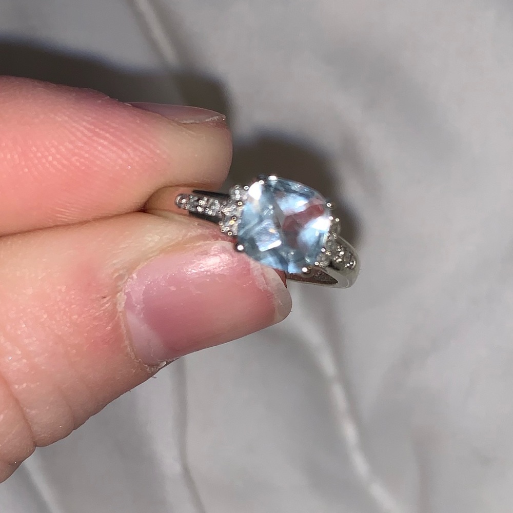 10k Aquamarine Ring